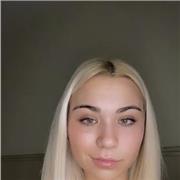 ragazza appena maturata si propone come figura di tutor per le materie umanistiche e scientifiche