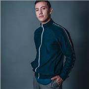 Profesor de danza urbana con formación en pedagogía para el trabajo con niños y adolescentes. Trabajo personalizado y en grupo. 18 años de experiencia