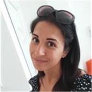 Diplomata al liceo scientifico e con laurea in formazione primaria impartisce lezioni di matematica per scuole medie e superiori