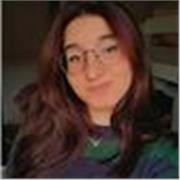 Estudiante universitaria de diseño digital y tecnologías multimedia. Imparte clases de matemáticas y tecnología de ESO y primaria.