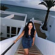 Persona responsable y alegre 
A cualquier persona que desee aprender y conectar con migo de una manera divertida mientras apredes