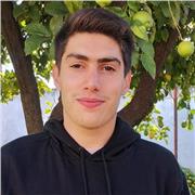 Universitario que da clases de sociología