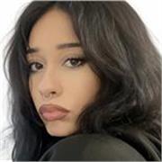 Absolwentka liceum, ze 100% wynikami na maturach ustnych, pisemnych podstawach i rozszerzeniach. Kursantka psychologii w biznesie