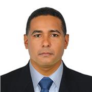 Profesor de quimica, licenciado en bioanalisis graduado en la universidad de los andes venezuela