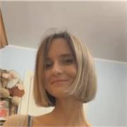 Cerchi un tutor che ti insegni ad utilizzare il pacchetto adobe, figma, protopie per imparare a creare locandine, siti web o post produrre foto?