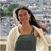 Soy Cami, una colombiana que ama enseñar español. Clases preparadas, estructuradas y completamente personalizadas a tus intereses