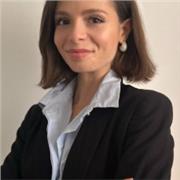 Tutor esperto in aiuto compiti per scuole elementari e medie, con approccio personalizzato e flessibilità, disponibile online.