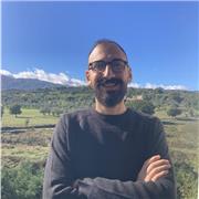 Insegnante in italiano di qualsiasi materia. Ho insegnato in una scuola primaria a Torino ed ho 2 lauree