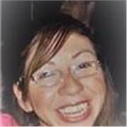 Soy profesora de inglés hace 9 años, trabajo principalmente con adolescentes y adultos tanto de forma presencial como remota