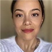 Profesora titula en Lengua Castellana y Literatura con experiencia en dar clases de apoyo de manera remota y presencial