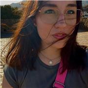 Ragazza aiuto compiti e ripetizioni per bambini delle elementari, medie e superiori in tutte le materie