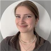 je pourrais donner des cours particuliers à des primaires des collégiens et même des lycéens de musique ou bien d’anglais. J’ai pris les spécialités anglais littérature et musique au lycée et je suis actuellement à l’université via domitia de perpignan en