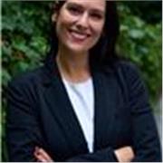 Native English teacher offers flexible online English lessons for children, adapted to each child’s level and pace.