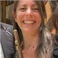 Flautista professionista con esperienza in orchestre italiane ed estere impartisce lezioni private di flauto e ottavino