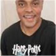 Personal trainer com habilidade em esportes de quadra