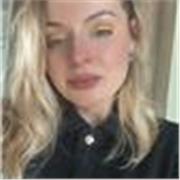 Hallo! Mein Name ist Agnieszka, und ich bin erfahrene Lektorin und Übersetzerin für Deutsch und Polnisch