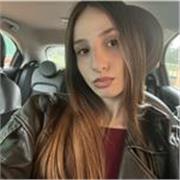 Aiuto compiti elementari e medie – studentessa universitaria