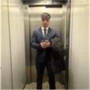 Graduado de bachillerato científico y cursando una ingeniería 