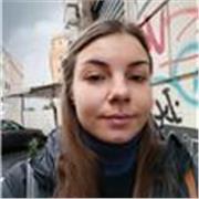 Mi chiamo Francesca e sono un'insegnante di italiano con metodo personalizzato, lezioni flessibili e materiali interattivi