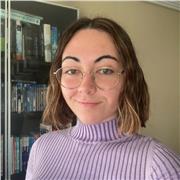 Traductora de inglés y francés titulada por la Universidad Jaume I con dos años de experiencia profesional como profesora de idiomas. Ofrezco clases de inglés y español como lengua extranjera (ELE).