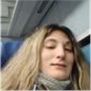 Sono una ragazza che ha già avuto esperienza di un anno con due bambini. I bambini per me sono importanti e ci so fare con i bambi