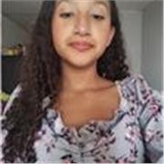 Estudiante con notas sobresalientes en matemáticas