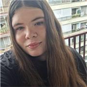 Profesora de matemáticas, química, biología, castellano, catalán y inglés a niños de hasta tercero de la ESO