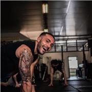 Coach sportif propose séance de fitness adapté. En salle a l’extérieur ou à domicile