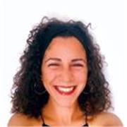Profesora imparte clases de cualquier asignatura a alumnas/os de todas las edades