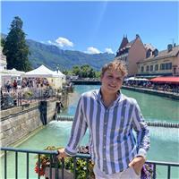 Multilingual University Student Experienced in German, French, Spanish, and Czech Tutoring