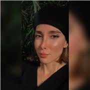 Je suis étudiante en langue française niveau B1 J'ai une bonne relation avec les enfants. Je peux leur apprendre la peinture et l'anglais. Je peux travailler avec un ordinateur et aussi je peux être un opérateur de secours