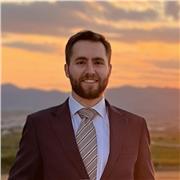 Doy clases de inglés para ayudar a mejorar la pronunciación, escritura y gramática de las personas que tienen un nivel básico