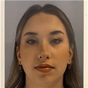 Professeur particulier donne des cours de sport aux élèves passant le bac à la fin de l’année