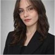 Sono laureata all’accademia di belle arti di Napoli e mi appassiona l’arte e tutti i suoi aspetti 