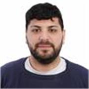 Entrenador de fútbol con experiencia en equipos de fútbol base y senior. 