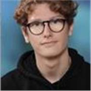 Élève d’école d’ingénieur généraliste qui a fait une classe préparatoire de maths et physique.