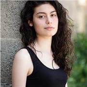 Studentessa con certificazione b2 di francese impartisce lezioni per scuole medie e superiori