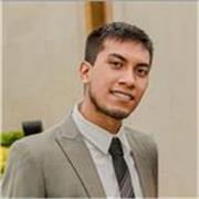 Profesor de Informática imparte clases para niños