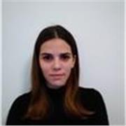 Profesora de sociales, imparte clase a edades desde 10 a 18 años