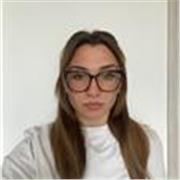 Ex studentessa di liceo linguistico impartisce lezioni di spagnolo per ragazzi di scuole medie e superiori