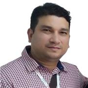 Administrador de Empresas y magíster en Economía