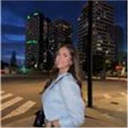 Profesora de primaria apta para todas las edades y materias.