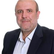 Soy abogado y profesor en diferentes Universidades