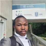 Étudiant en Master Finance à l'Université Clermont Auvergne et fort d'une solide expérience en soutien scolaire à domicile acquise