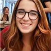 Diplomata al liceo scientifico e impiegata in camera di commercio