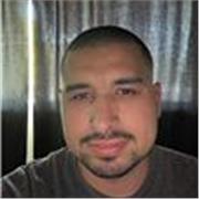 Hablante nativo de inglés ofrece clases personalizadas en línea para mejorar conversación, gramática y confianza al hablar.