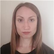 Laureata in didattica della musica, impartisco lezioni di teoria e solfeggio a tutti coloro che desiderano studiare o hanno delle lacune nella teoria della musica e il solfeggio