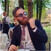 Laureato in Filosofia e Scienze filosofiche offre lezioni per studenti di liceo e preparazione esami universitari