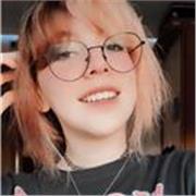 Soy una chica de 20 años con la intención de ayudar a niños de edad temprana, especialmente de primaria, a aprender mediante métodos divertidos que fomenten el interés por el aprendizaje