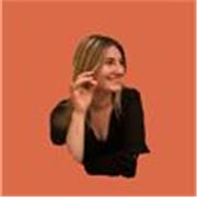 Soy Margot, profesora nativa francesa. Ofrezco clases dinámicas y personalizadas para principiantes e intermedios. 
